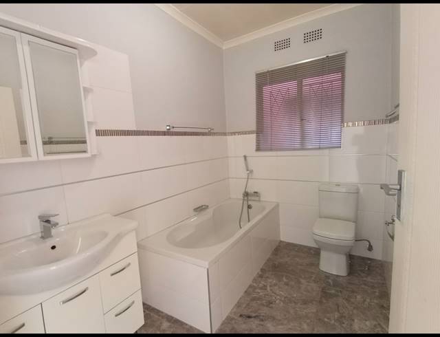 3 BEDROOM TOWNHOUSE FOR SALE IN THREE RIVERS PROPER